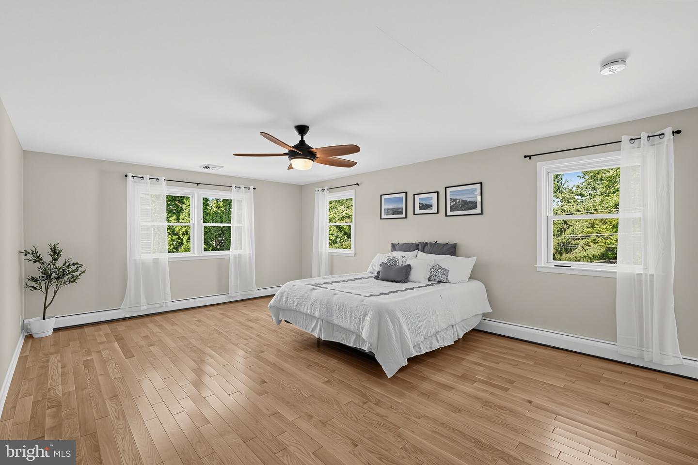 208 Oakland Pl Property Photo 11