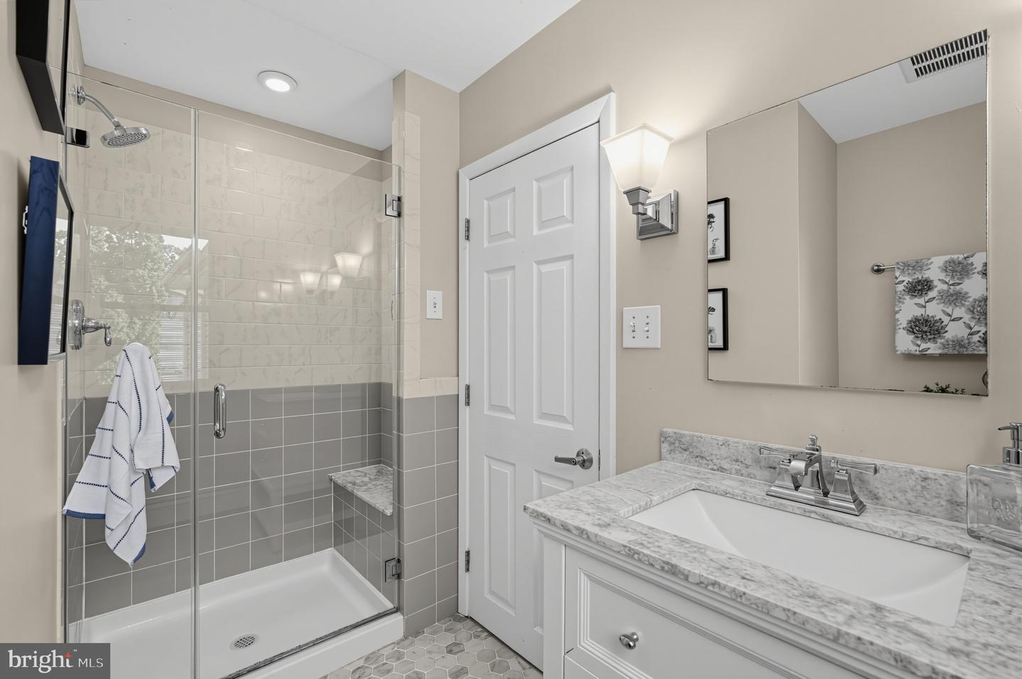 208 Oakland Pl Property Photo 13