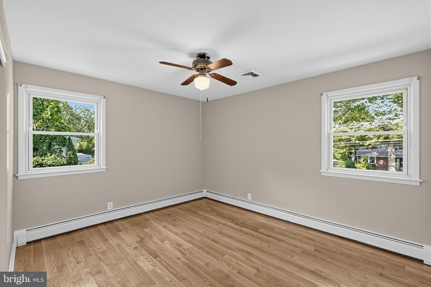 208 Oakland Pl Property Photo 15