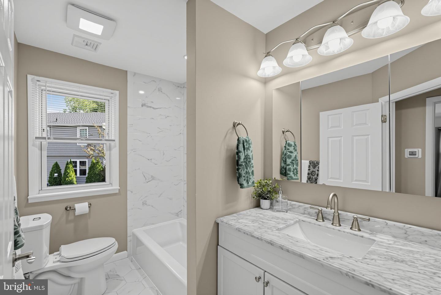 208 Oakland Pl Property Photo 16