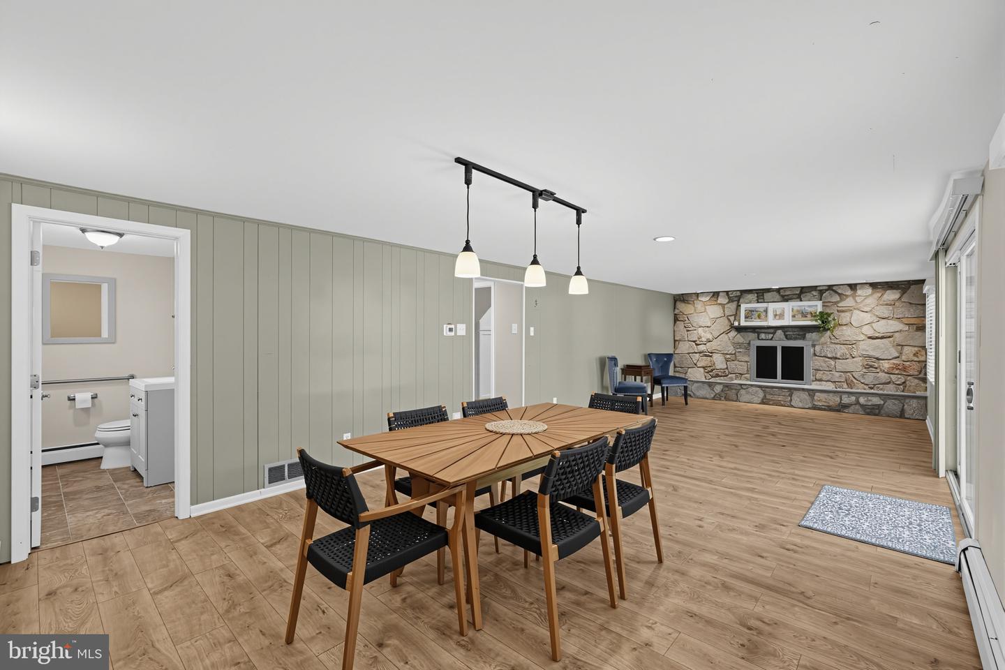208 Oakland Pl Property Photo 18