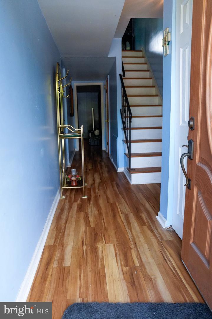 123 Sutcliffe Ln # Property Photo 2