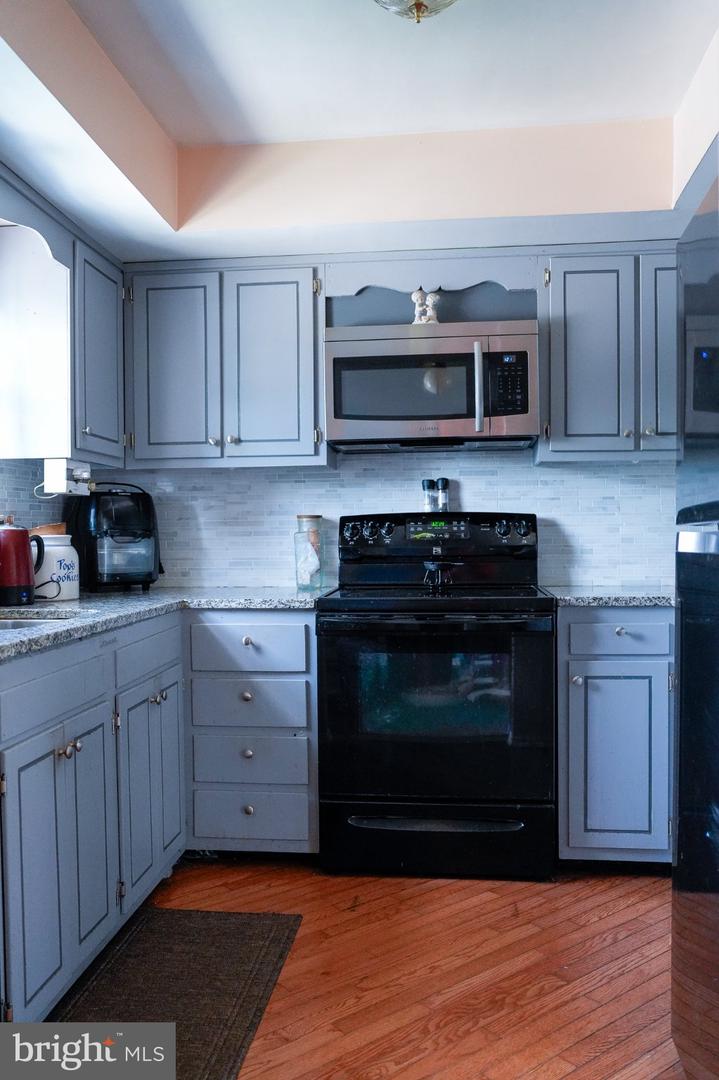 123 Sutcliffe Ln # Property Photo 11