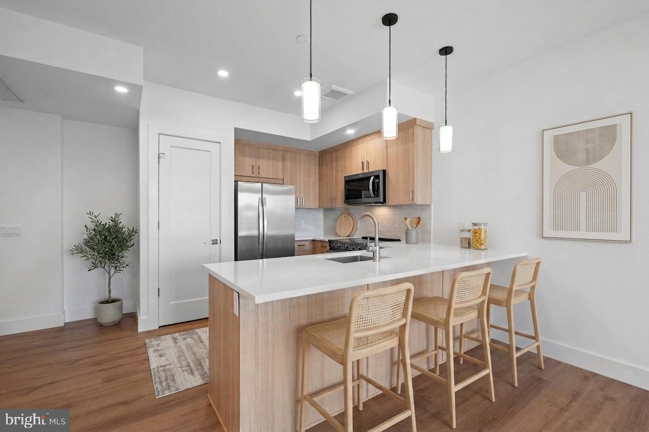 650 MONTGOMERY AVENUE #203 Property Photo 1
