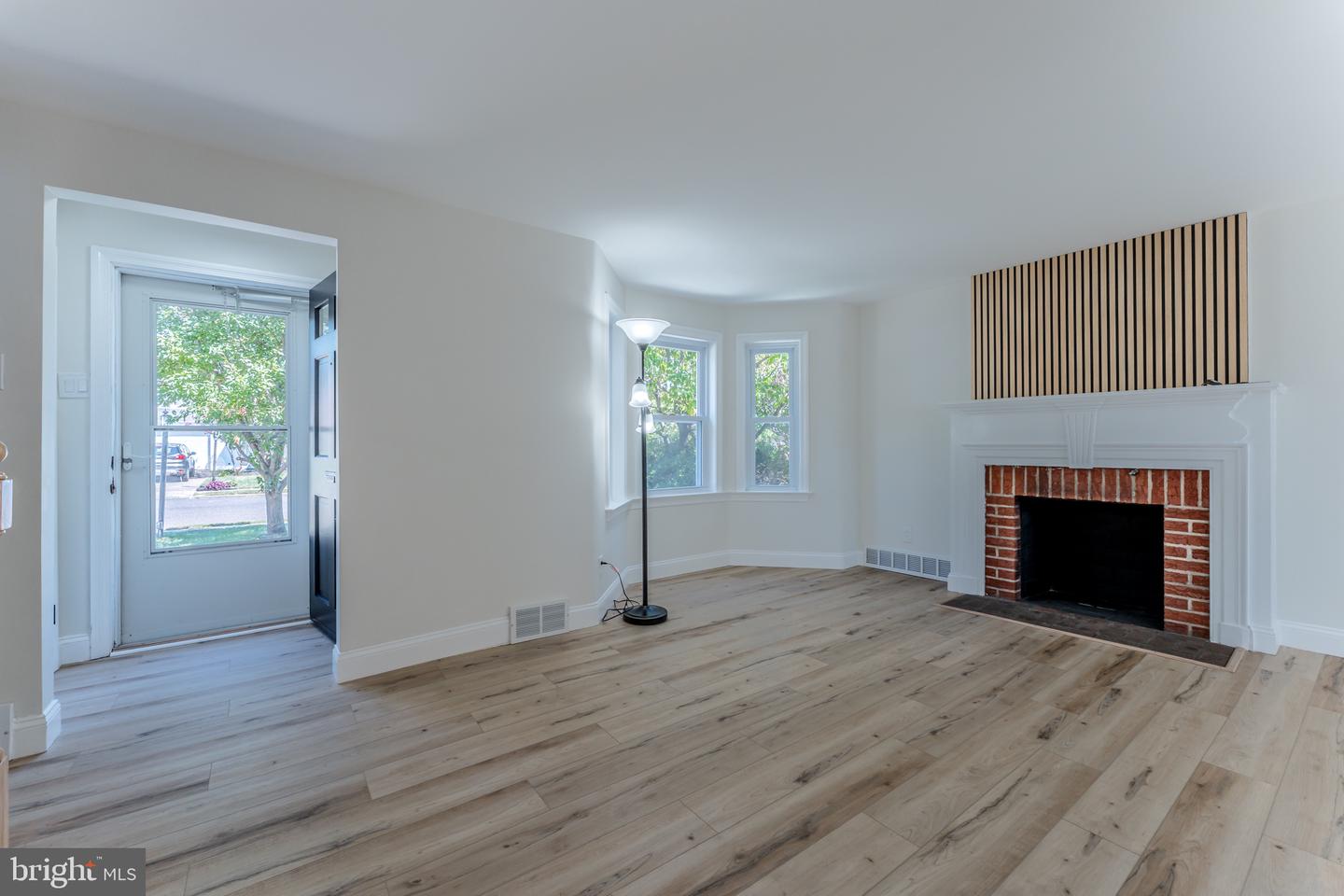 1414 Sunset Dr # Property Photo 3