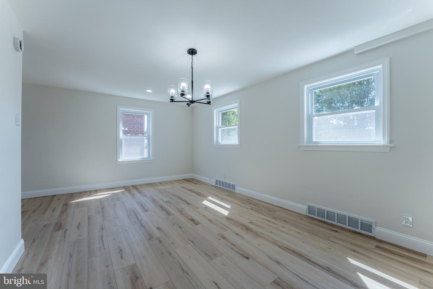 1414 Sunset Dr # Property Photo 10