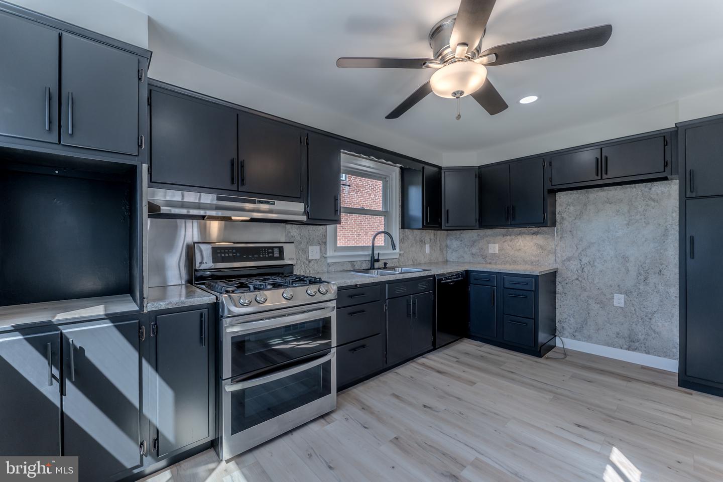 1414 Sunset Dr # Property Photo 14