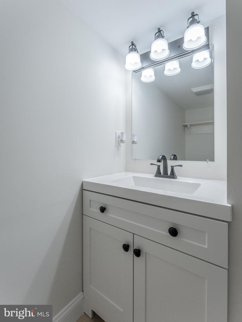 1414 Sunset Dr # Property Photo 28