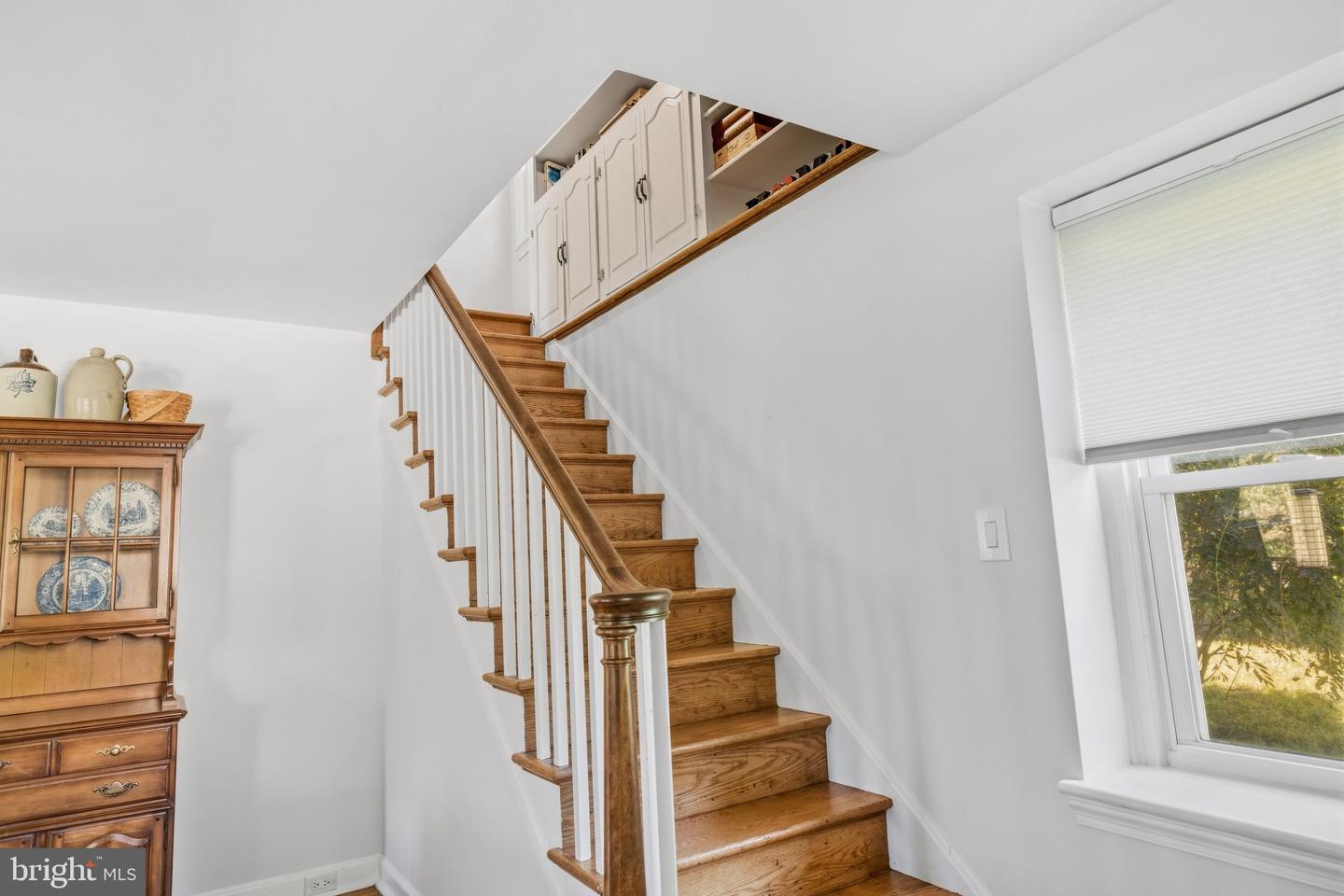 300 Cherry Ln Property Photo 8