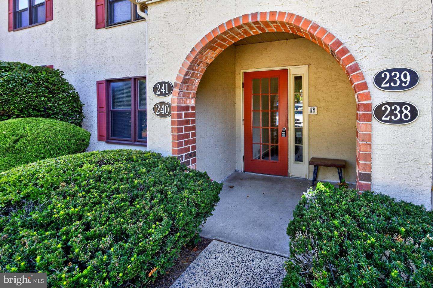 240 Stone Ridge Dr #240 Property Photo 1
