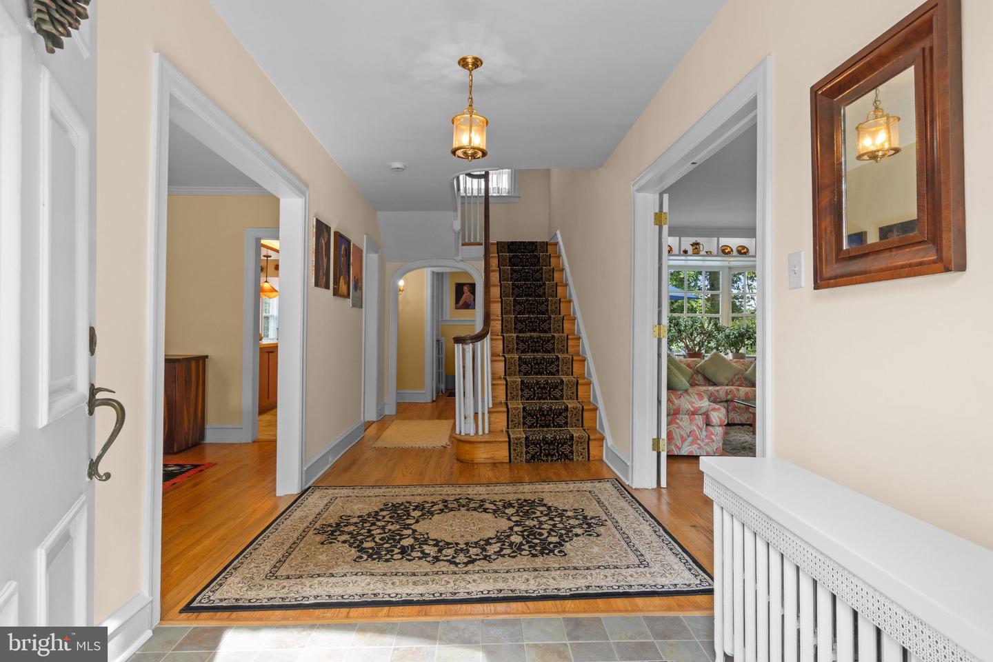 609 Park Ln Property Photo 4