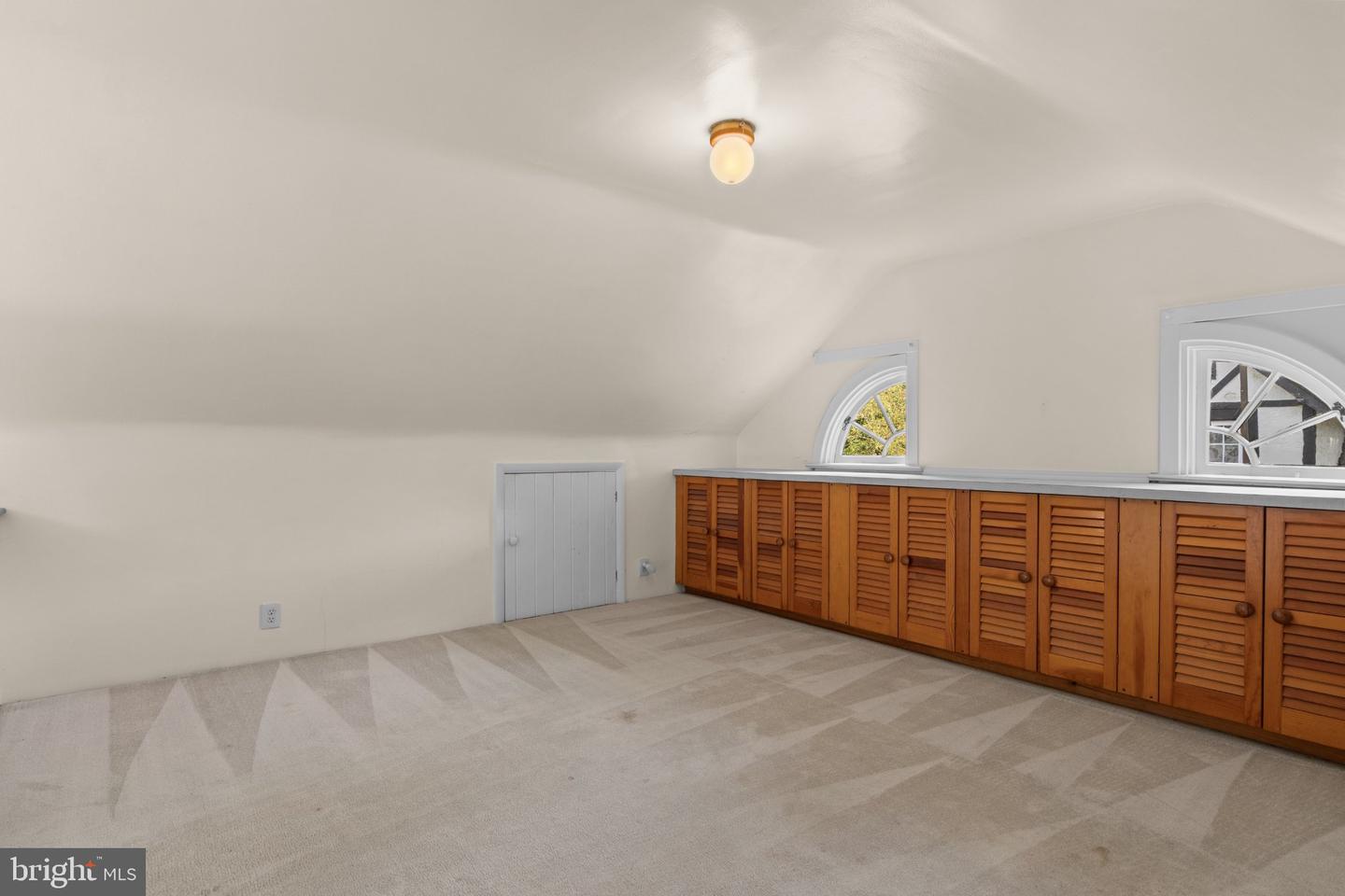 609 Park Ln Property Photo 49