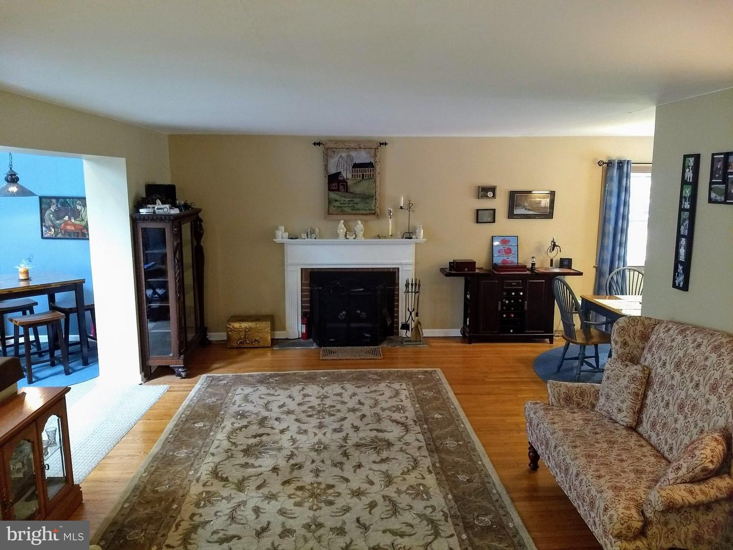 751 Red Oak Ter Property Photo 4