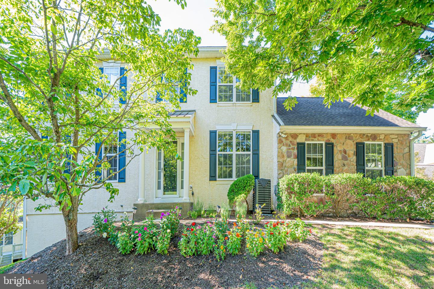 1153 Harrogate Way Property Photo 1