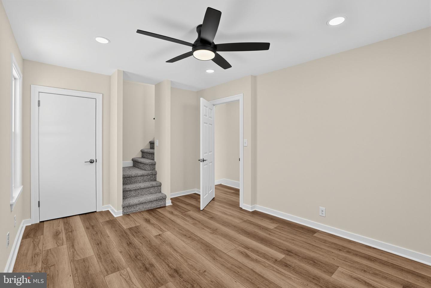 470 N Tyson Ave Property Photo 15