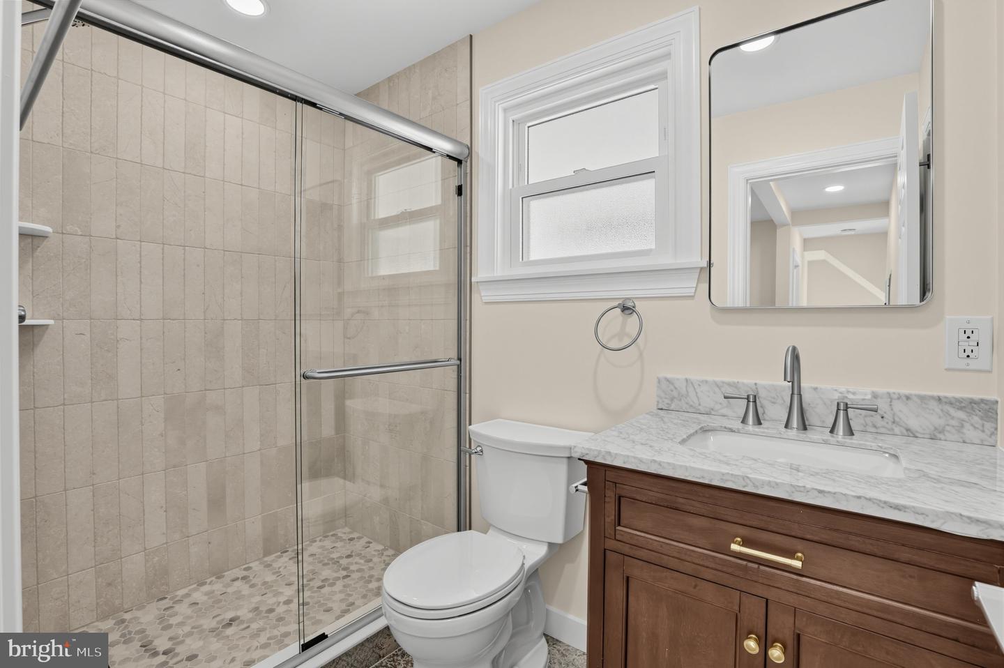 470 N Tyson Ave Property Photo 25
