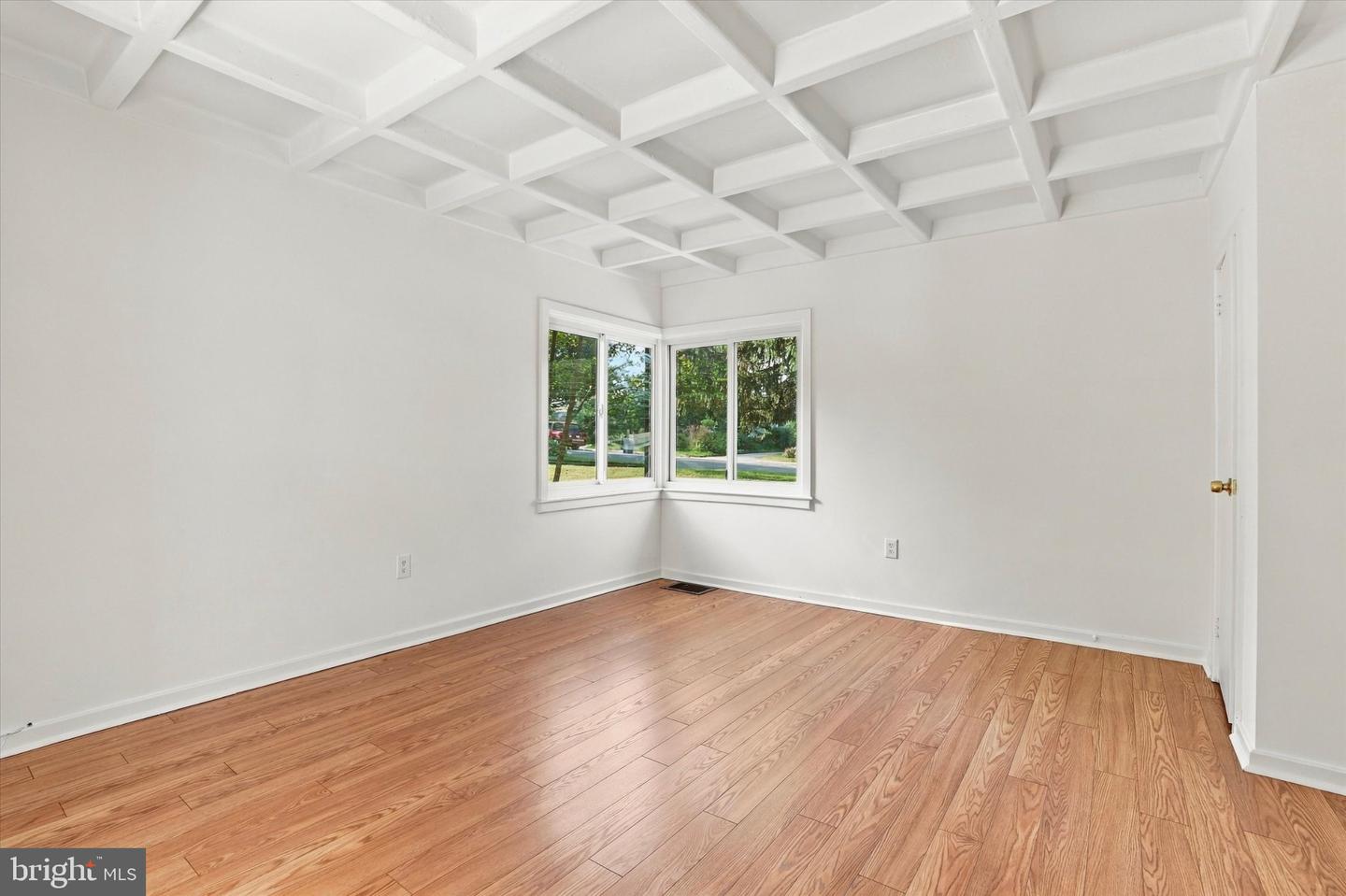 8105 Macarthur Rd Property Photo 25