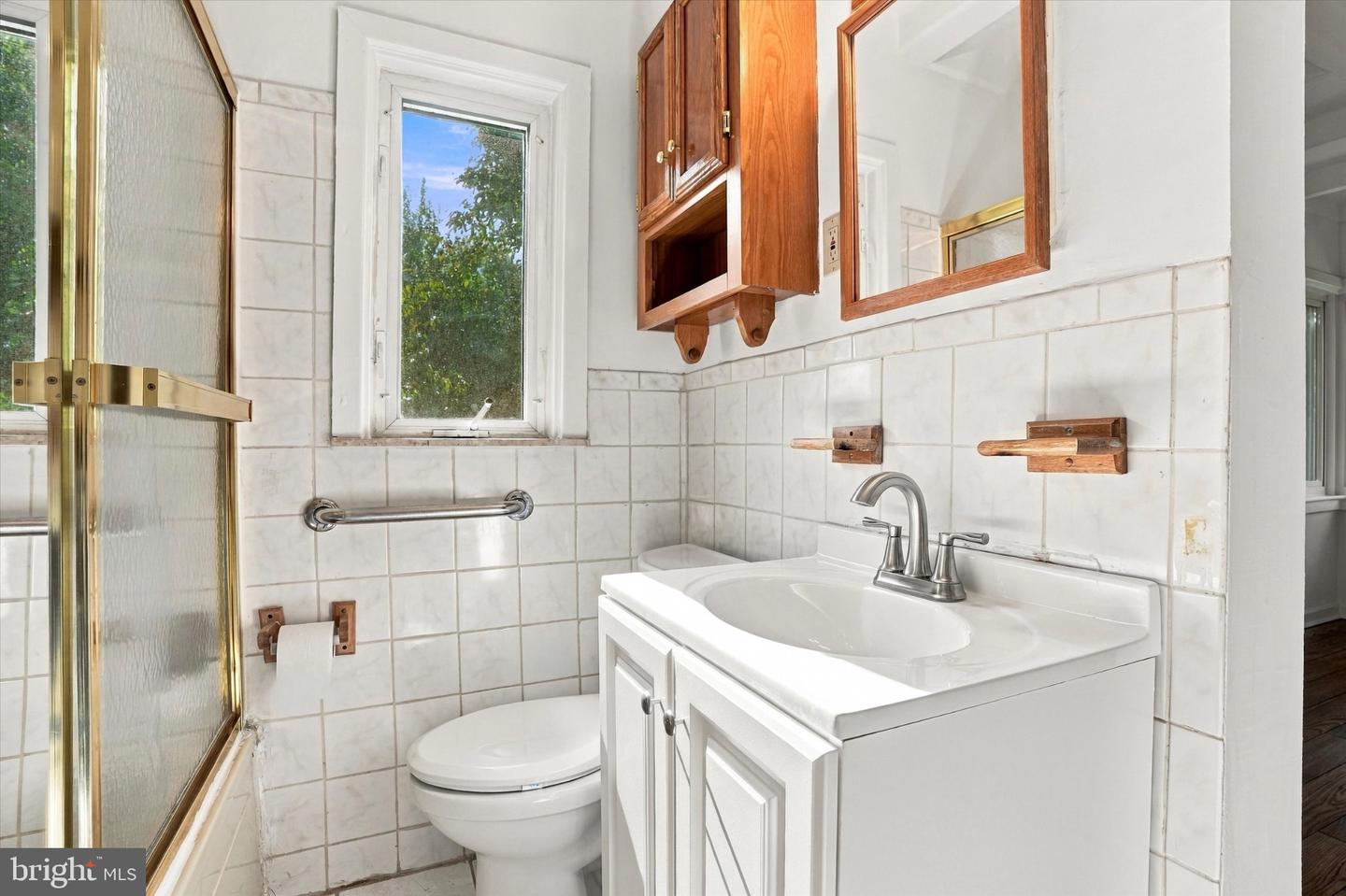 8105 Macarthur Rd Property Photo 28