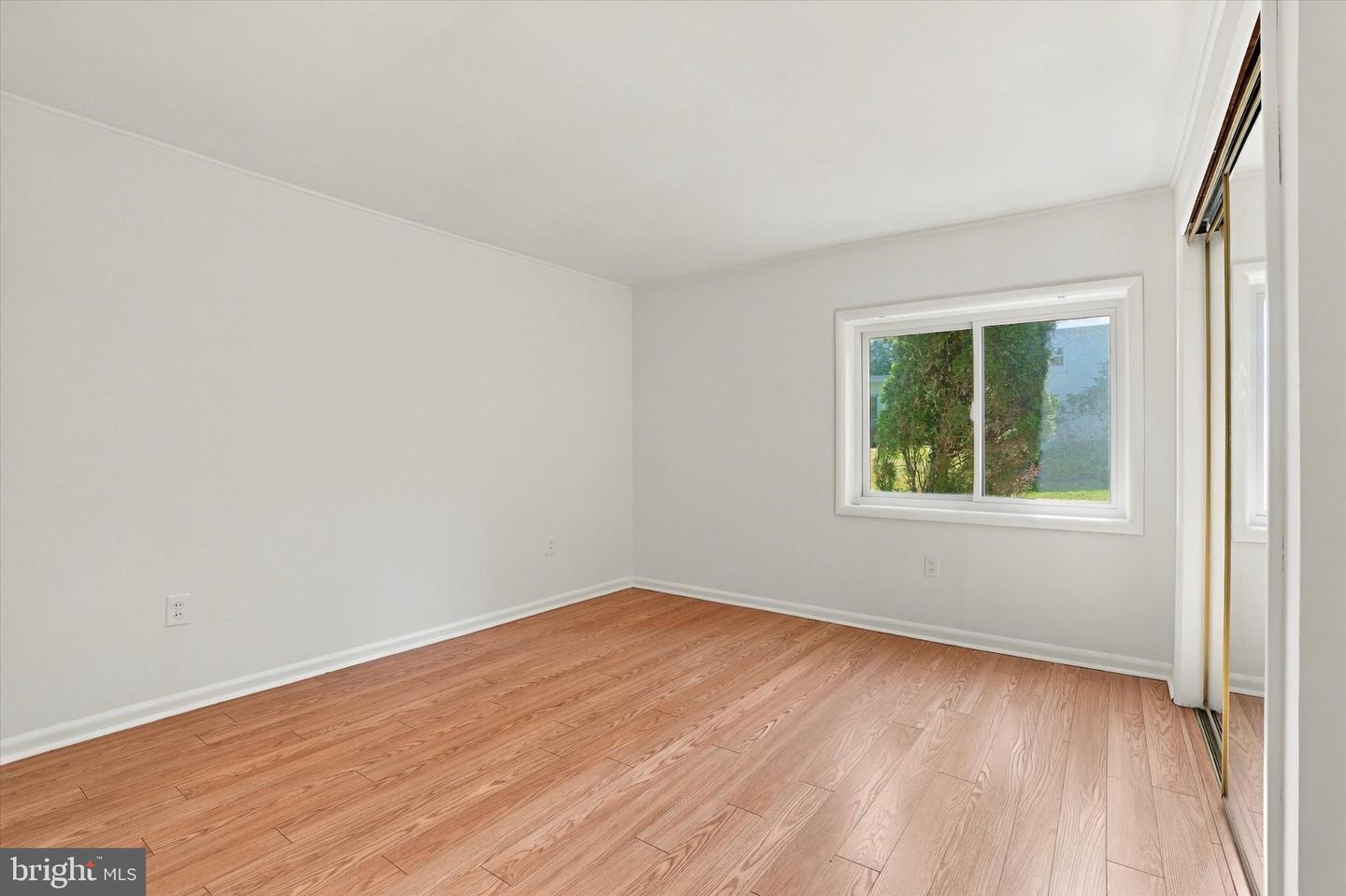 8105 Macarthur Rd Property Photo 32