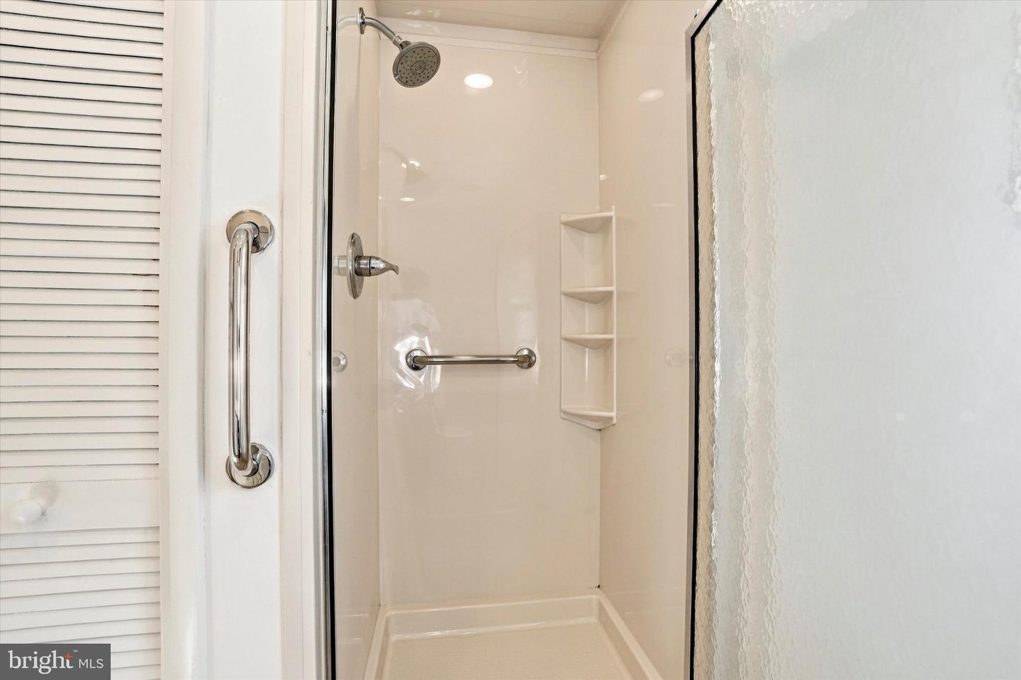 8105 Macarthur Rd Property Photo 38