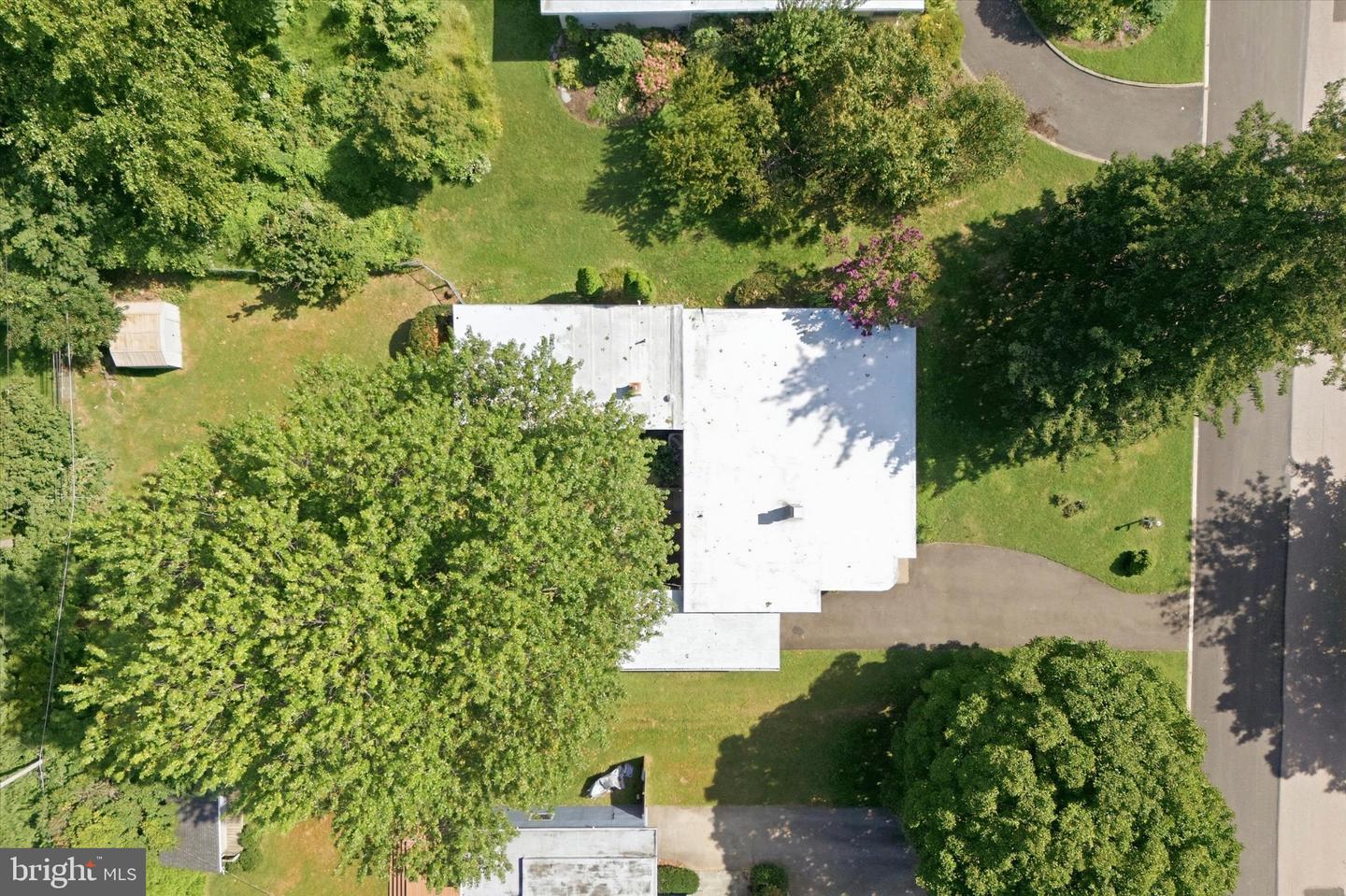 8105 Macarthur Rd Property Photo 47