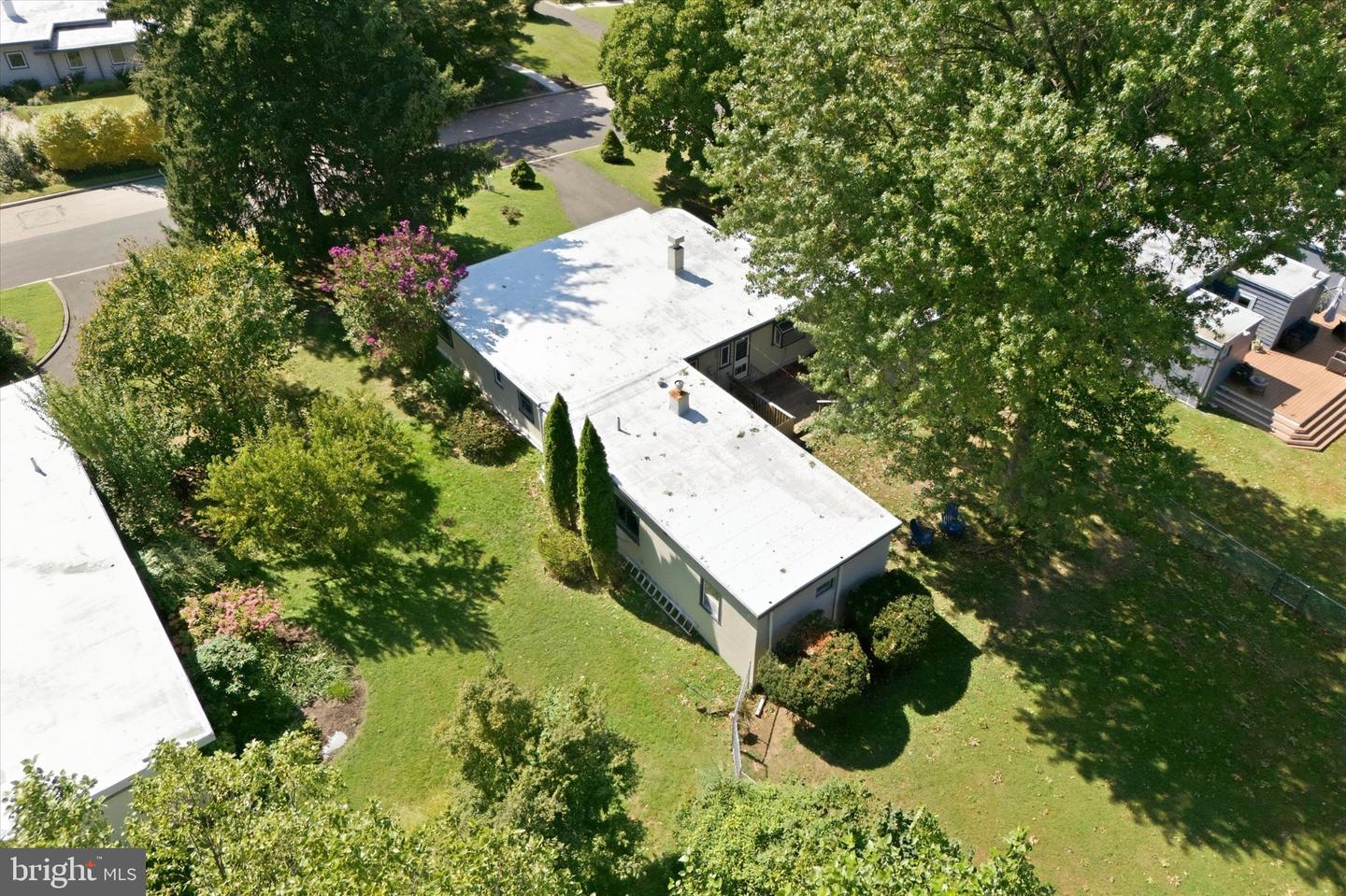 8105 Macarthur Rd Property Photo 48