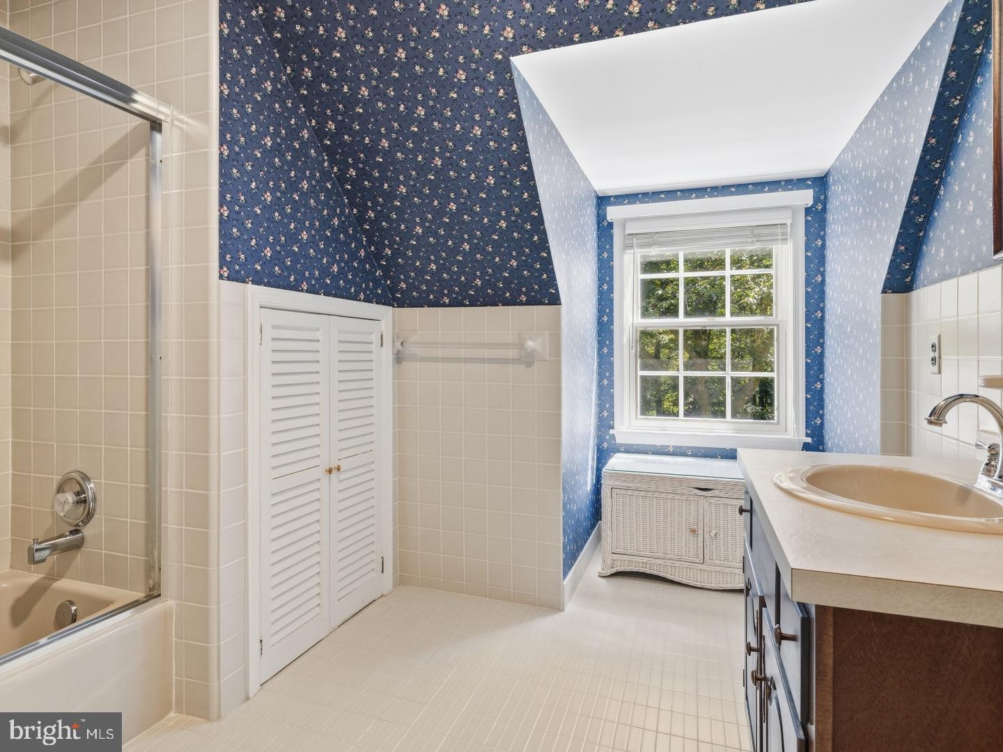 30 High Point E Property Photo 43