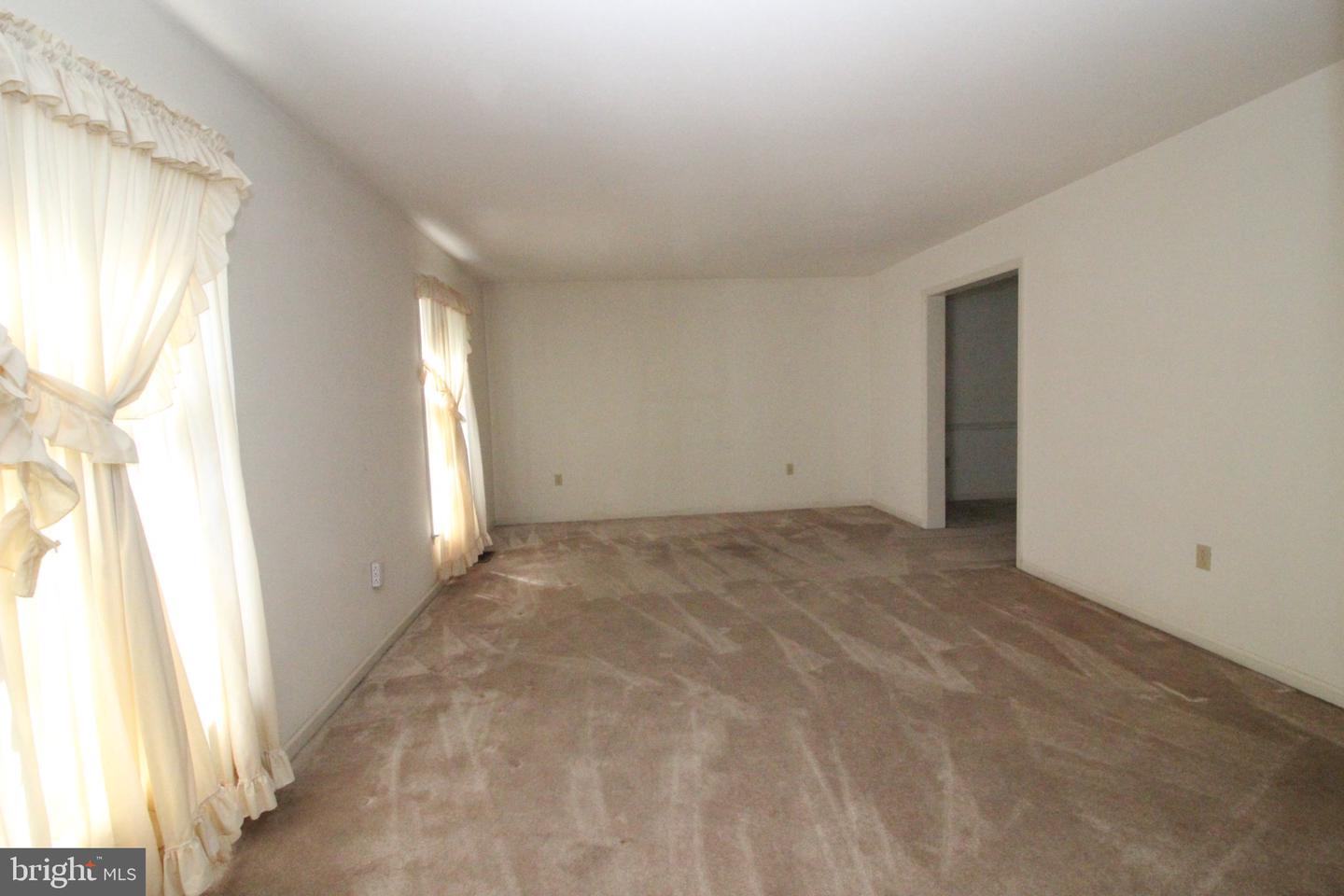 425 Shoemaker Way Property Photo 7