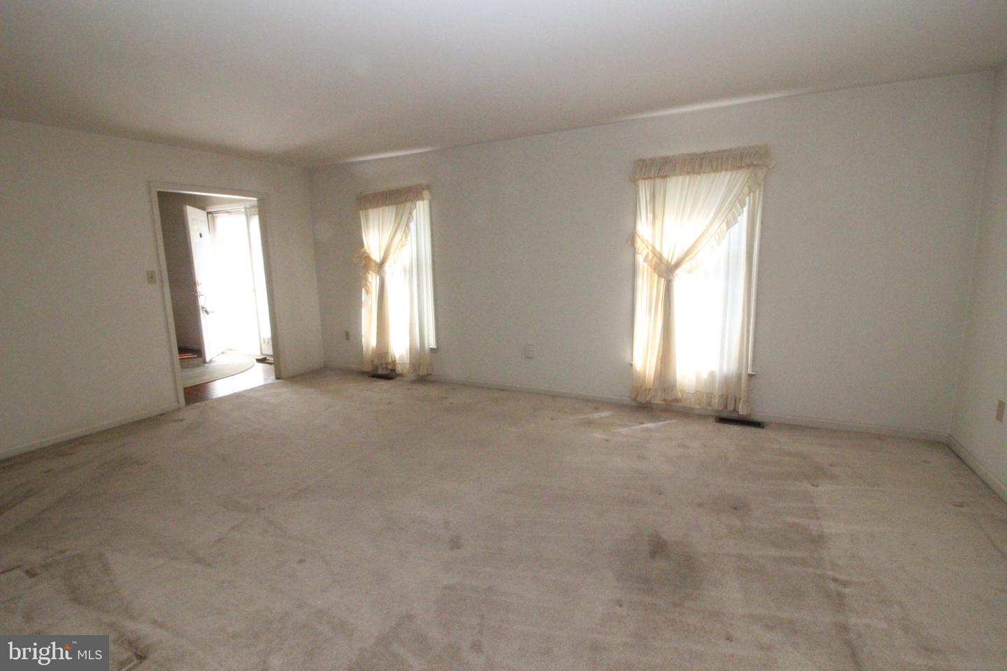425 Shoemaker Way Property Photo 8