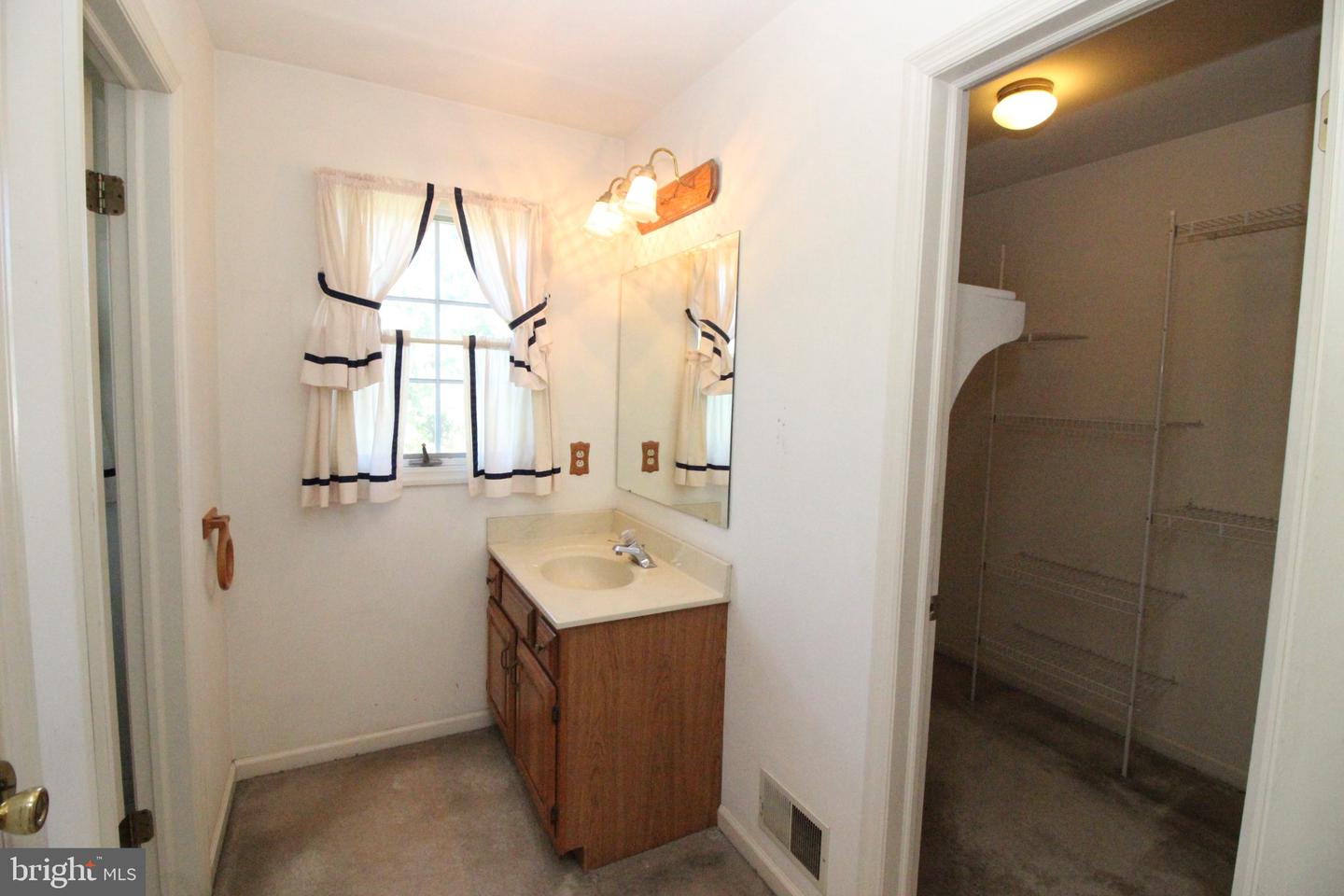 425 Shoemaker Way Property Photo 20