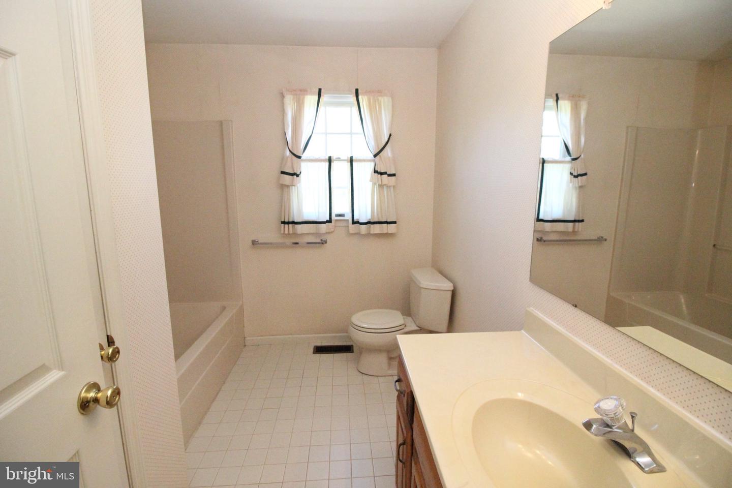425 Shoemaker Way Property Photo 22