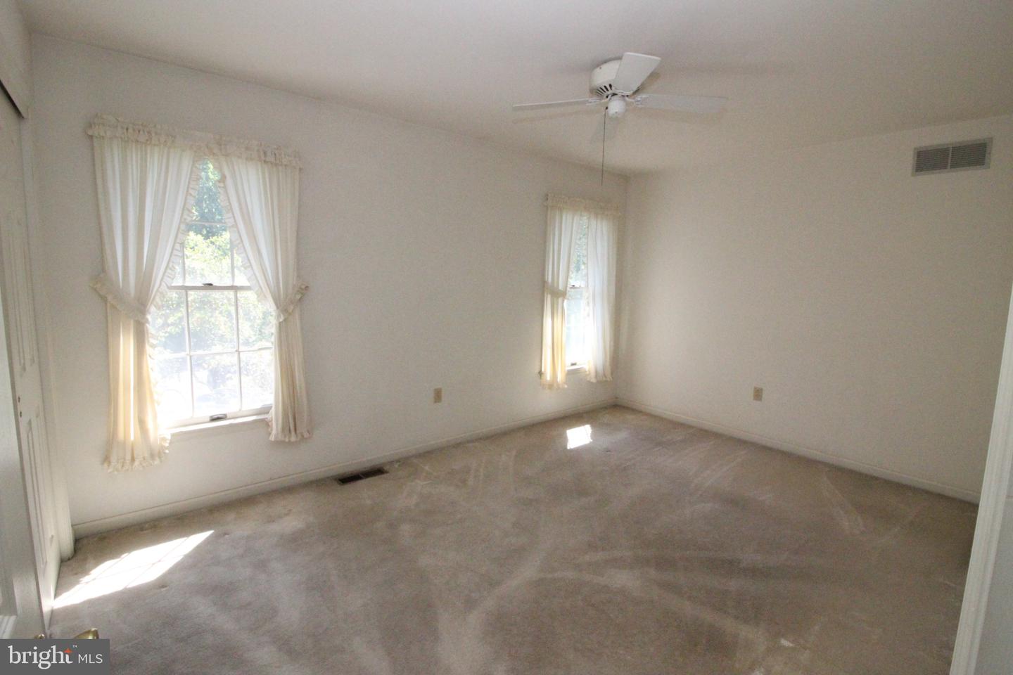 425 Shoemaker Way Property Photo 23