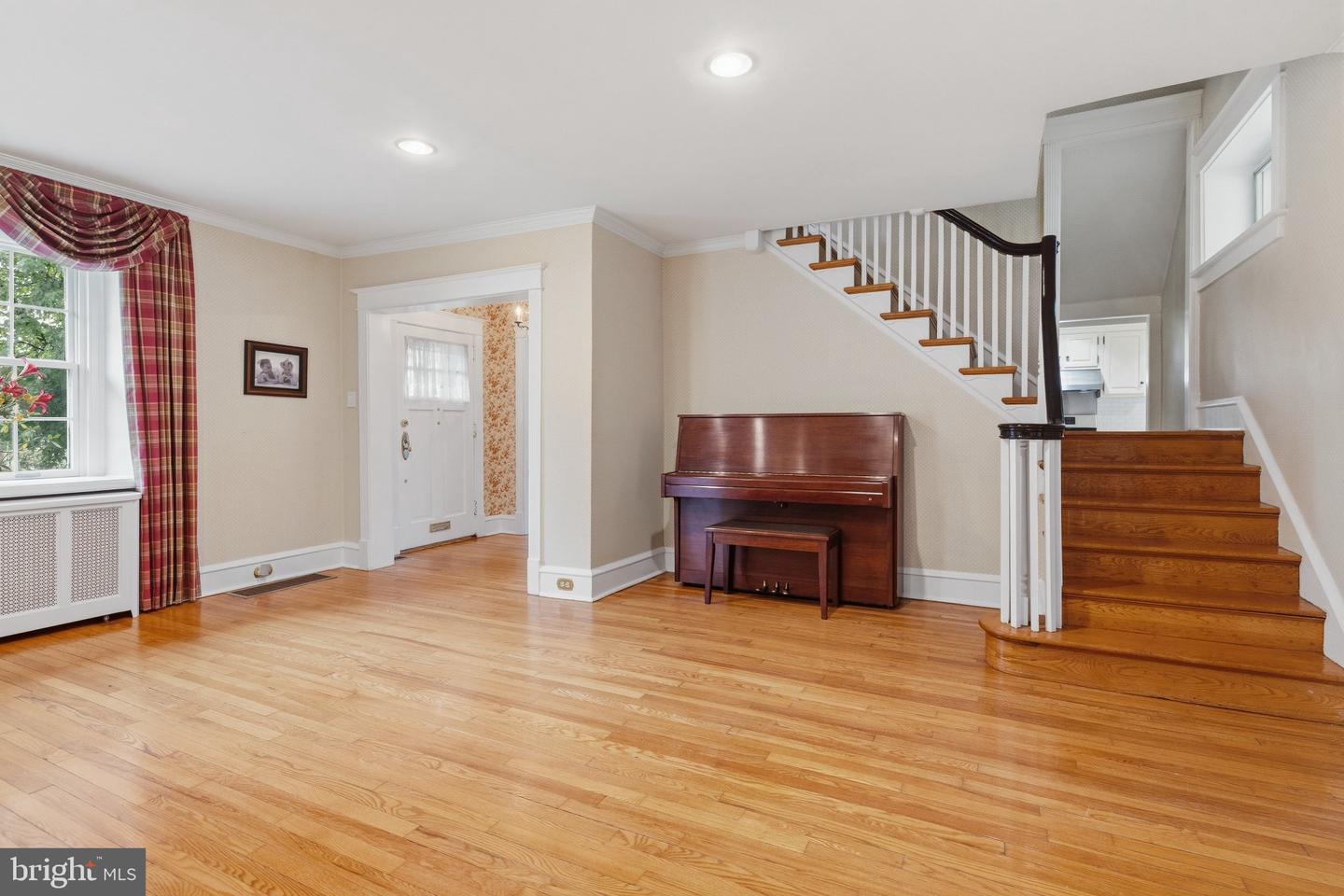 1046 Huntingdon Rd Property Photo 12
