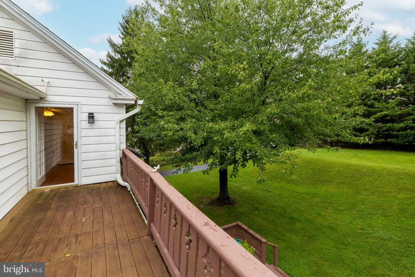 1046 Huntingdon Rd Property Photo 39