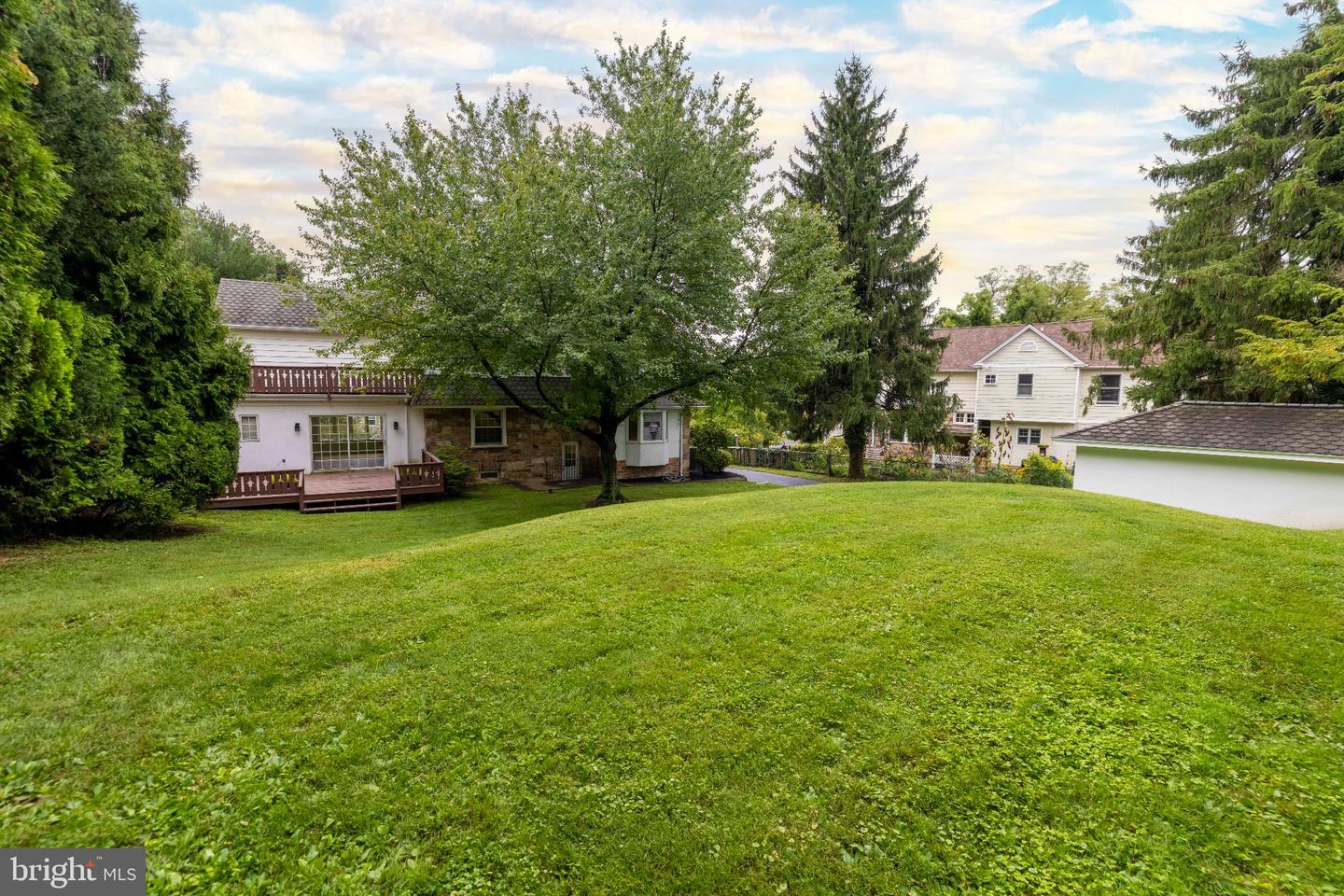 1046 Huntingdon Rd Property Photo 47