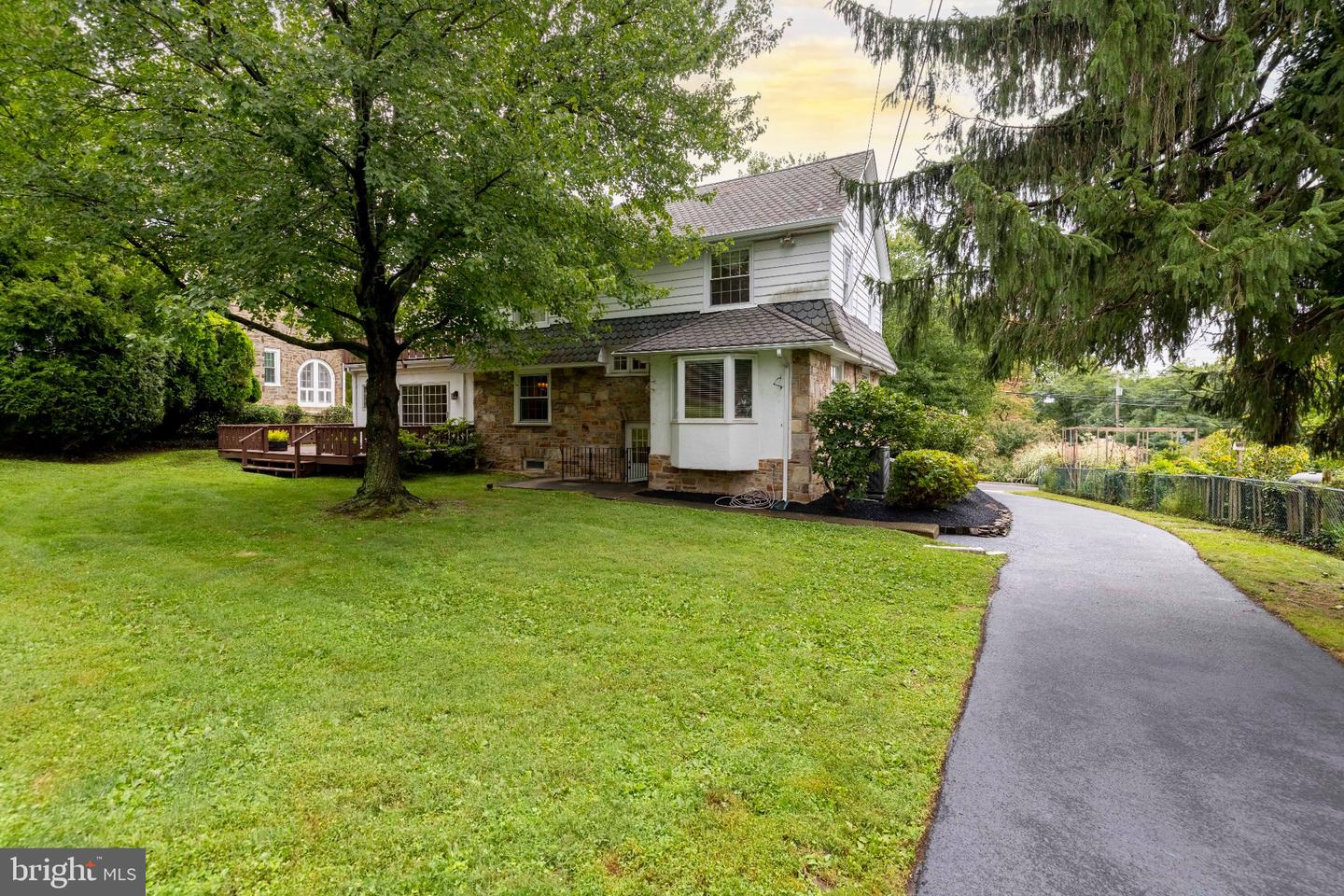 1046 Huntingdon Rd Property Photo 49