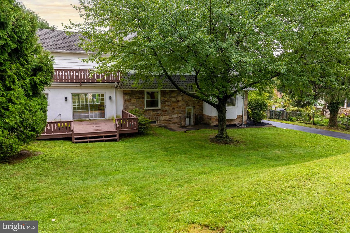 1046 Huntingdon Rd Property Photo 53