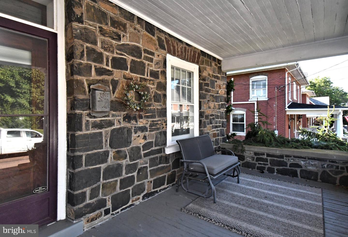 32 Franklin Ave # Property Photo 5