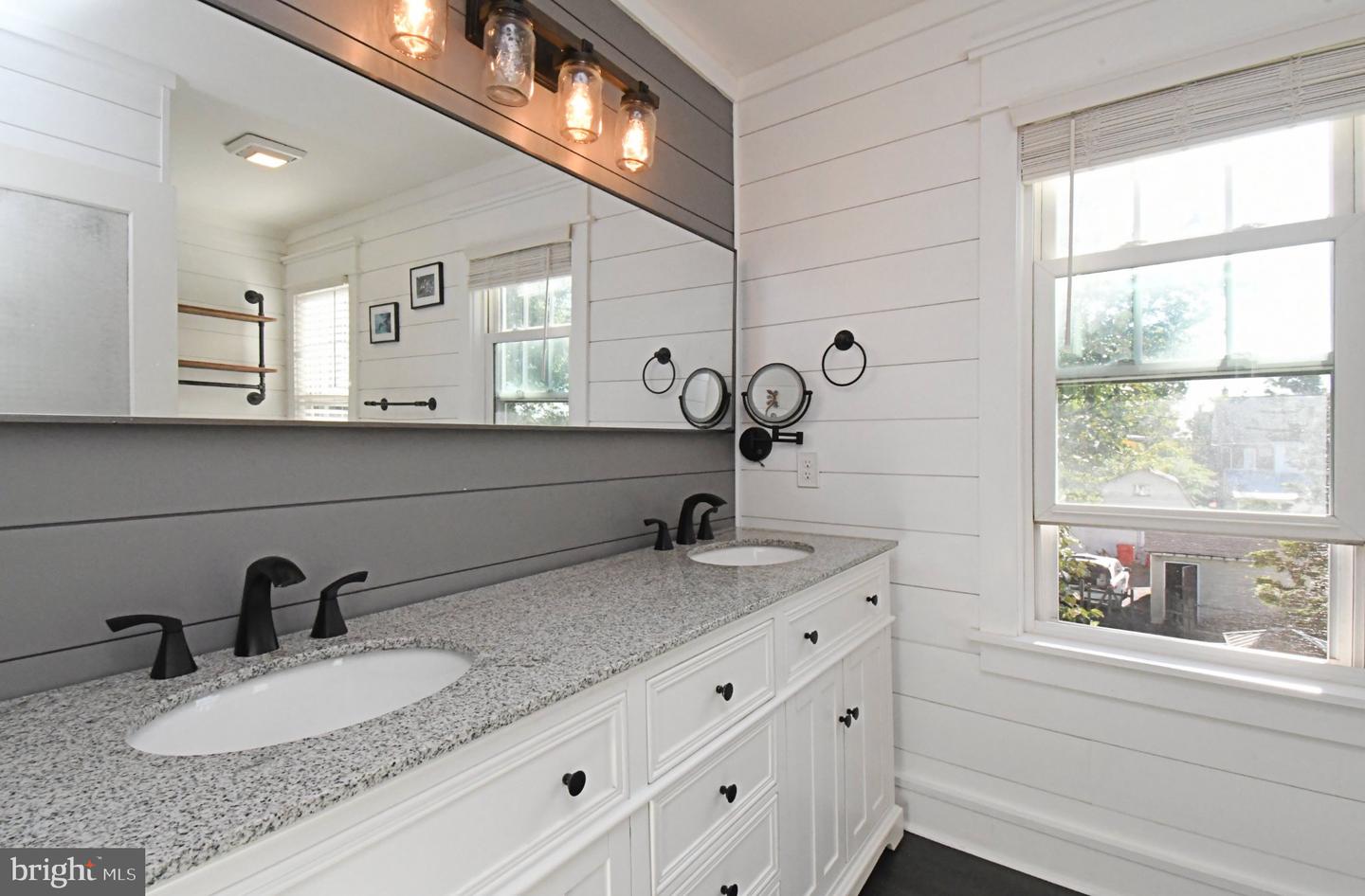 32 Franklin Ave # Property Photo 34
