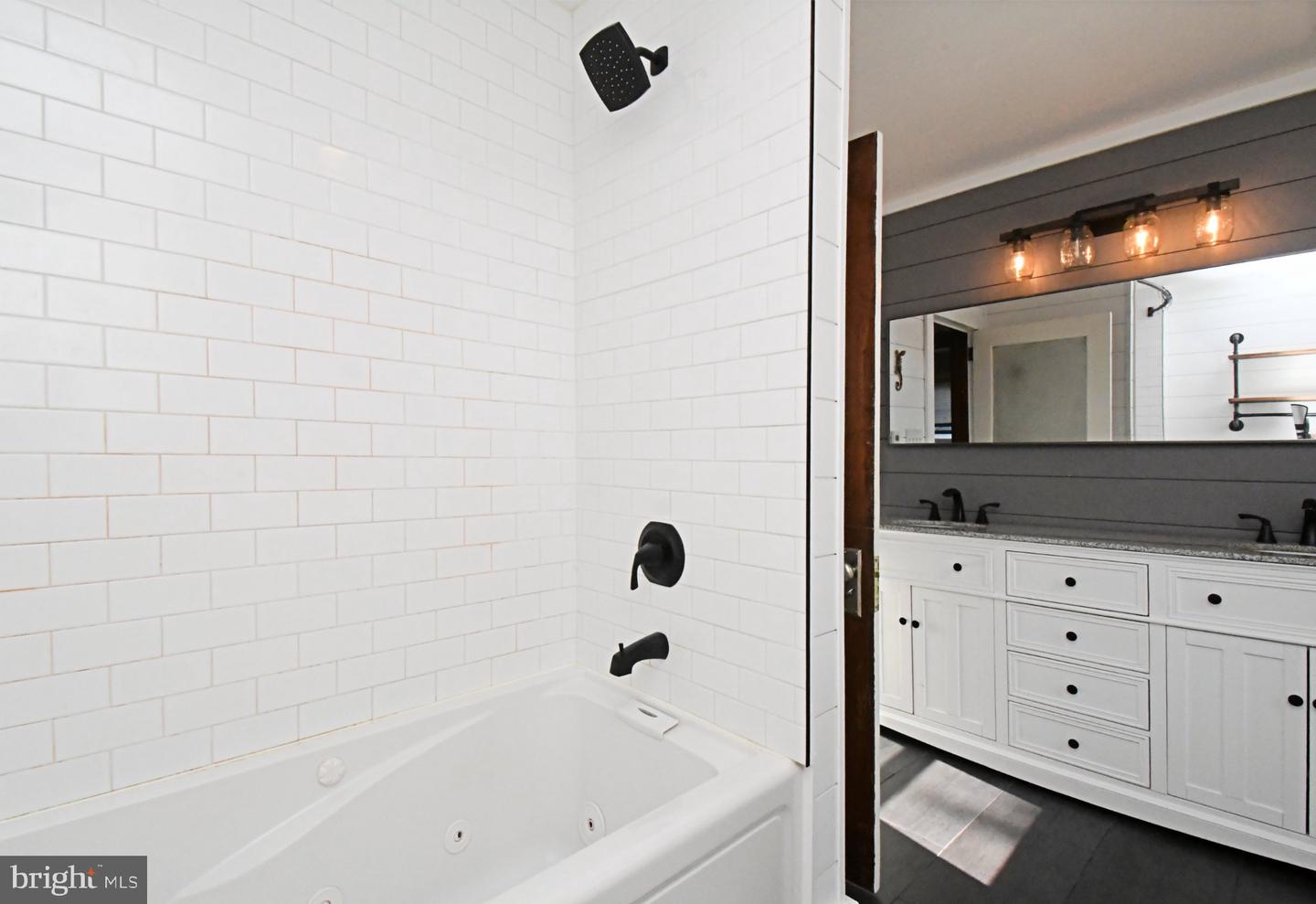 32 Franklin Ave # Property Photo 36