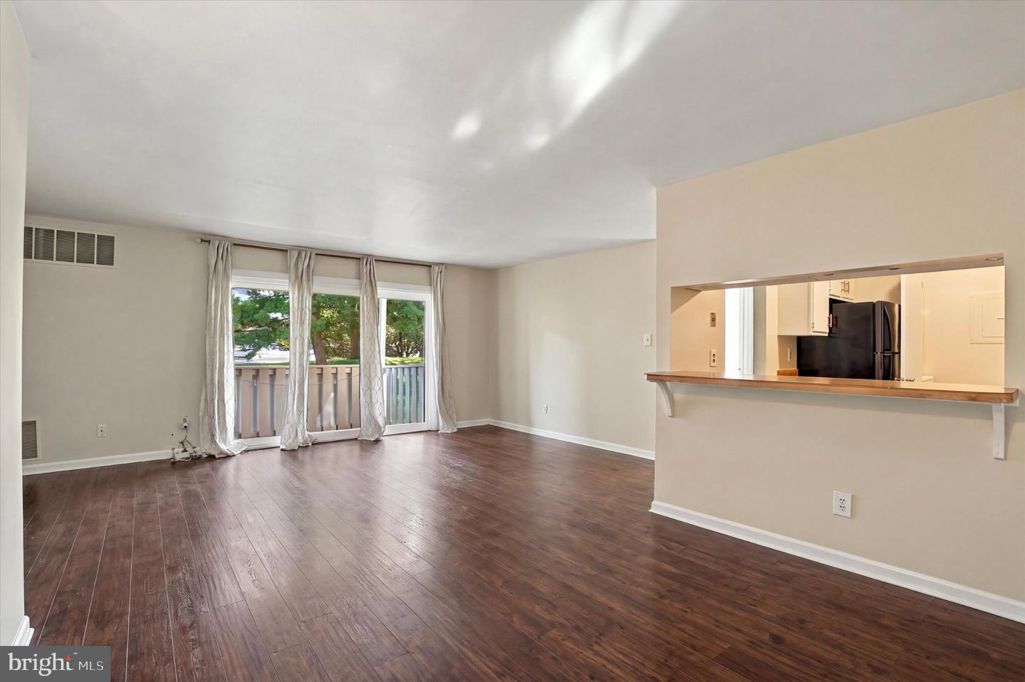 503 Stockton Ct Property Photo 2