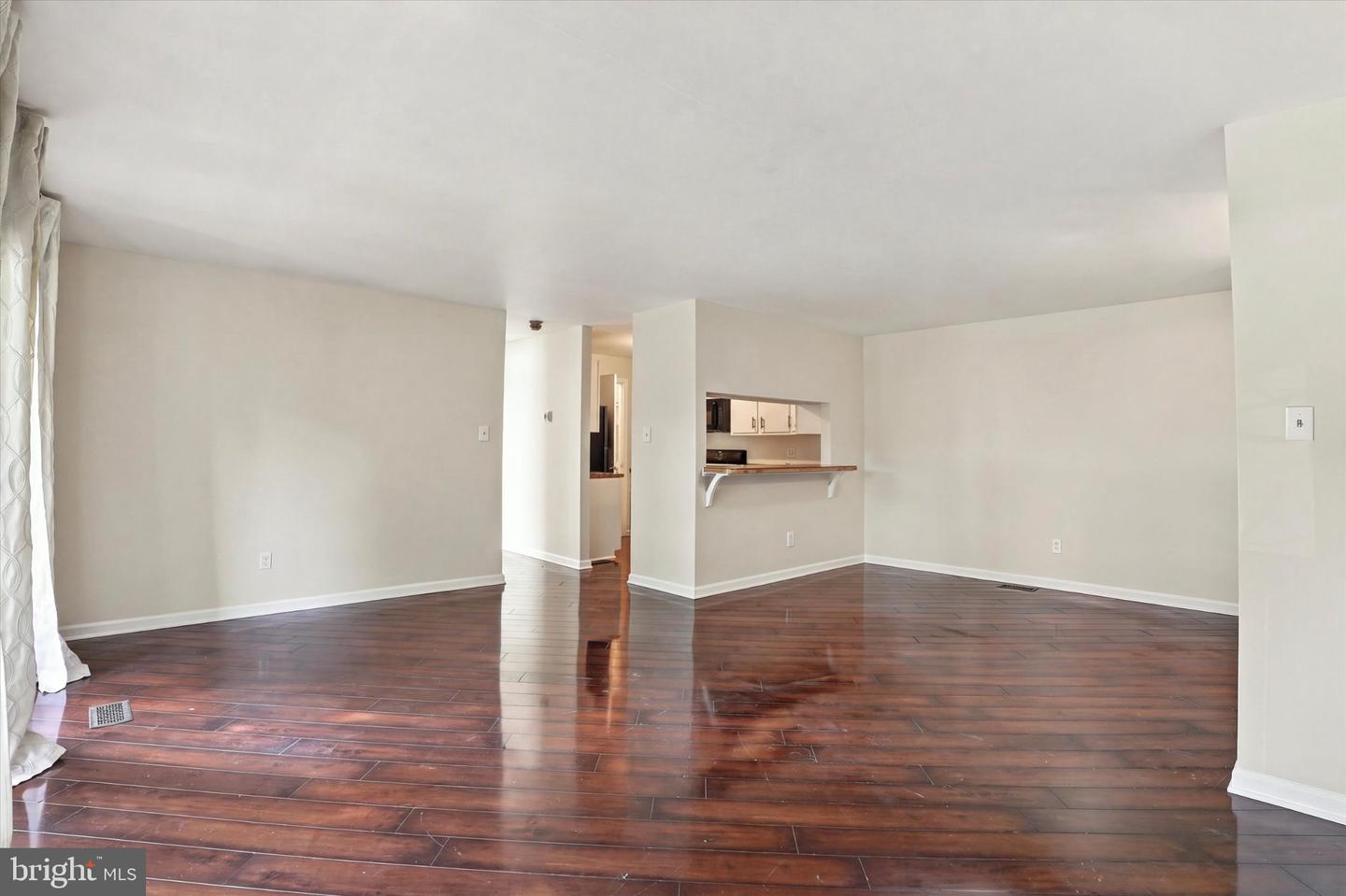 503 Stockton Ct Property Photo 6