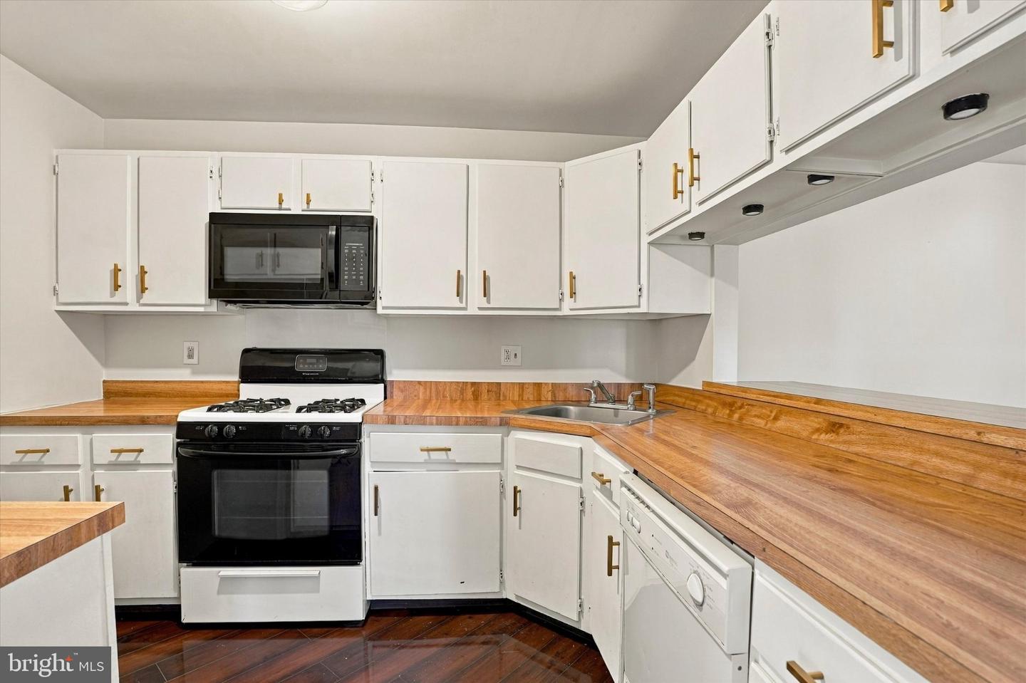 503 Stockton Ct Property Photo 7