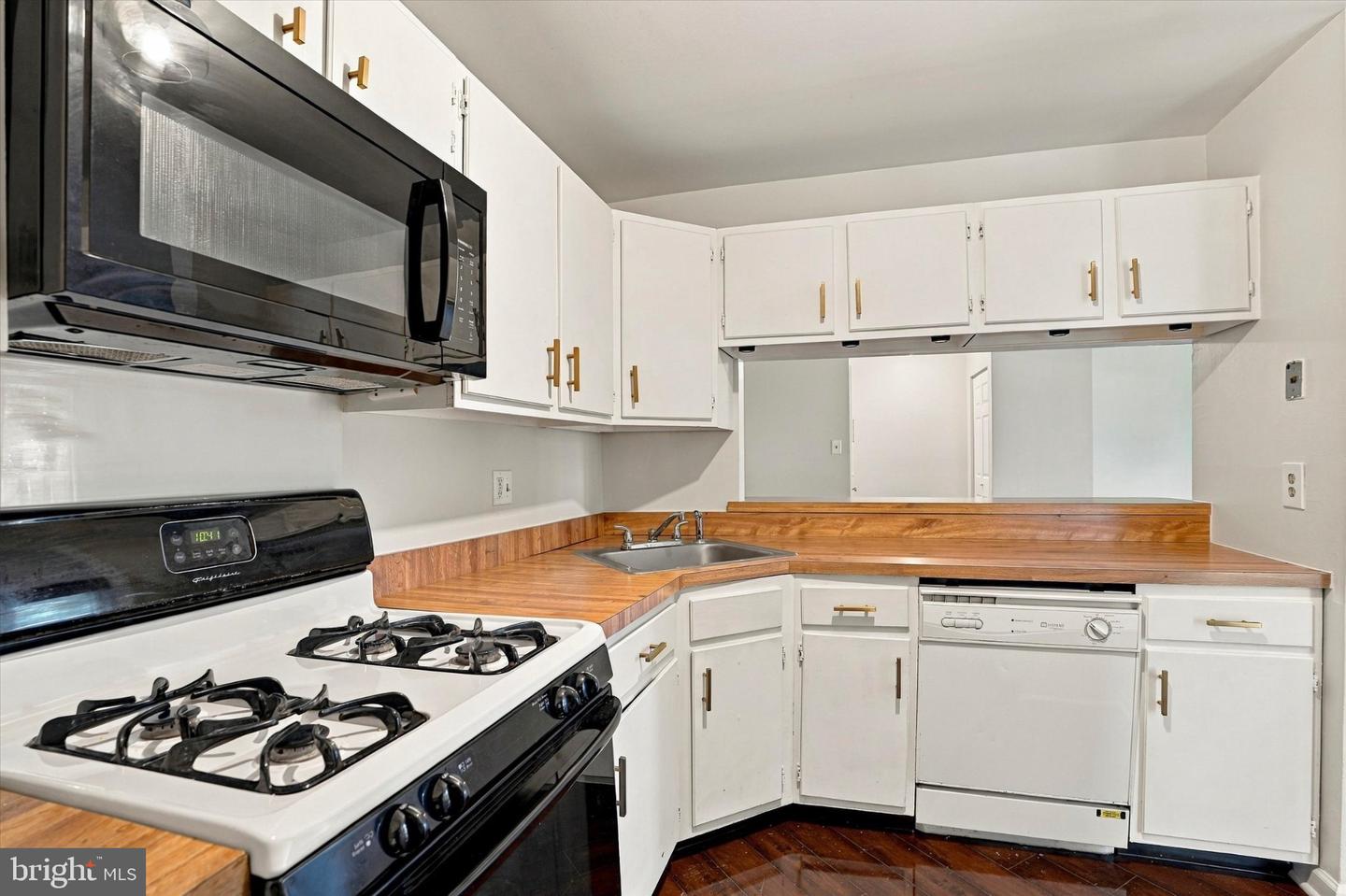 503 Stockton Ct Property Photo 8