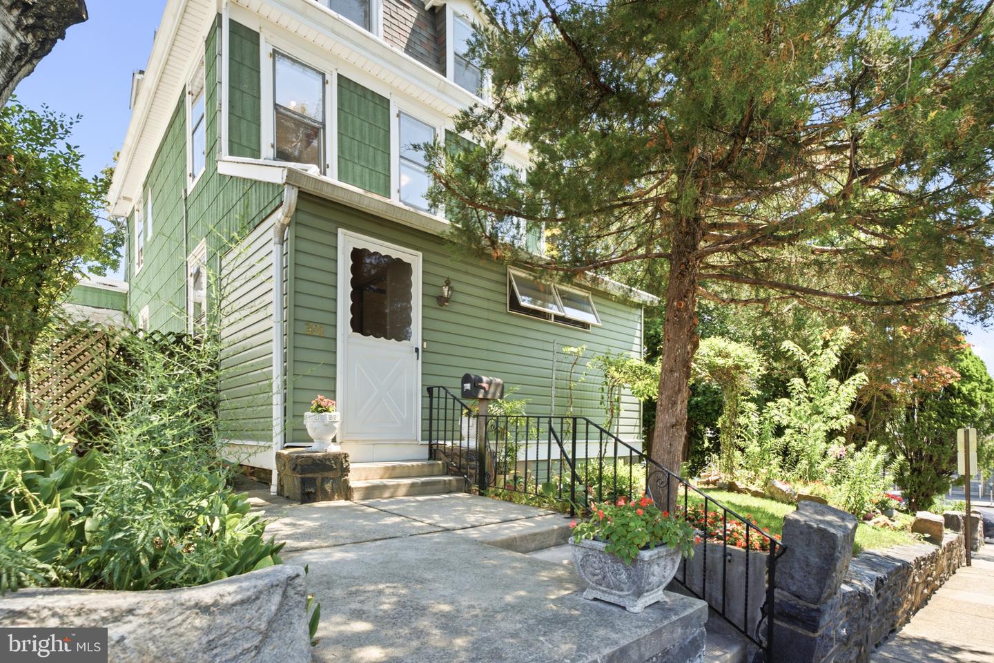 301 Parsons Ave Property Photo 1