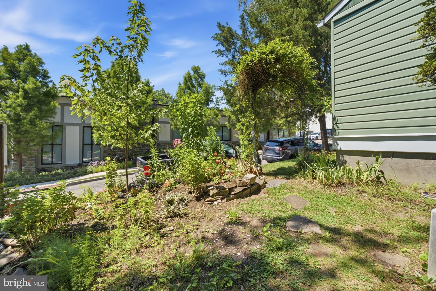 301 Parsons Ave Property Photo 4