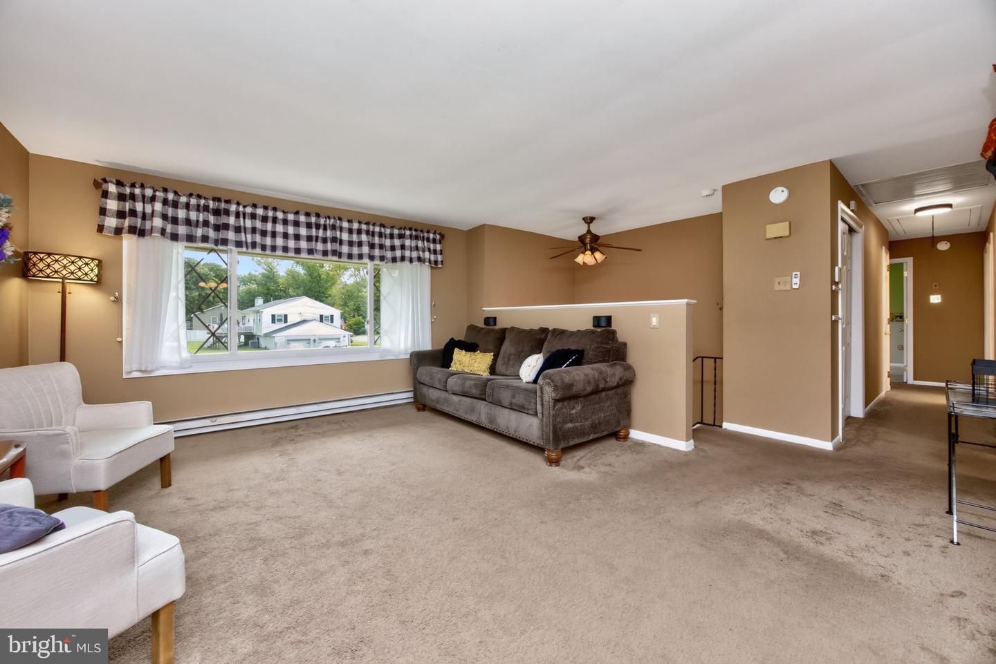 971 Oakdale Dr Property Photo 4