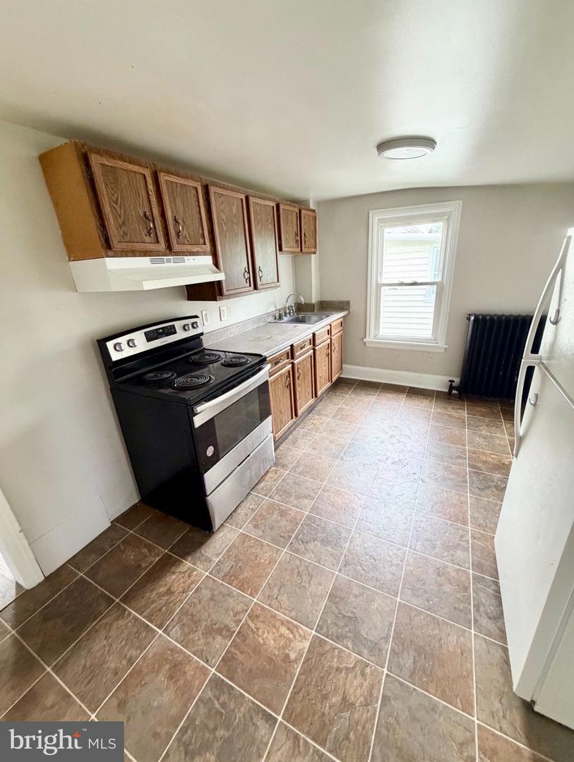 127 S 6th St #2nd Floor Property Photo 8