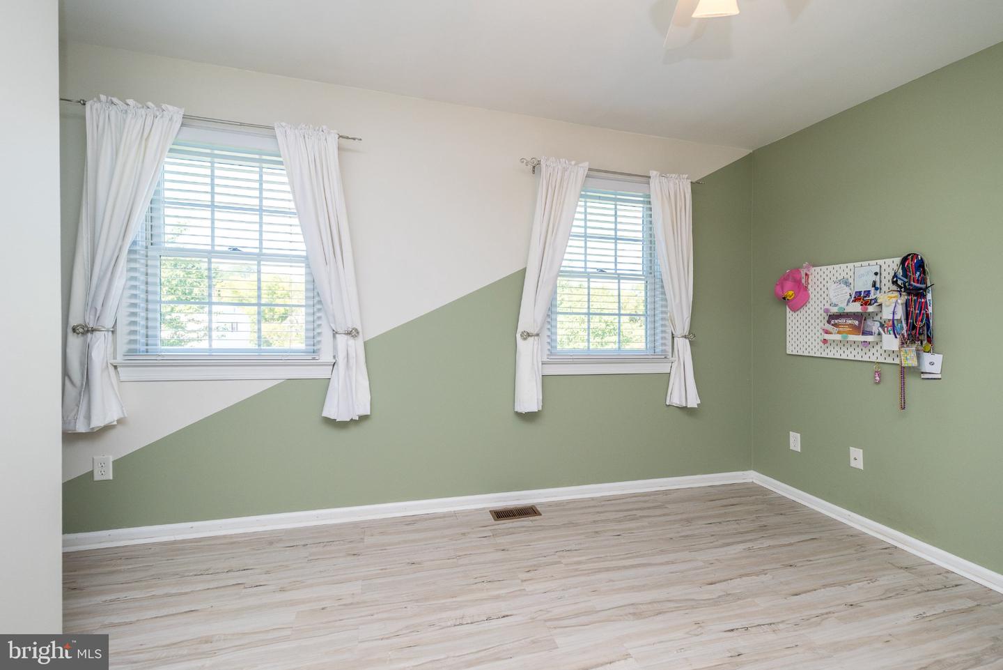 2049 Valley View Way Property Photo 32