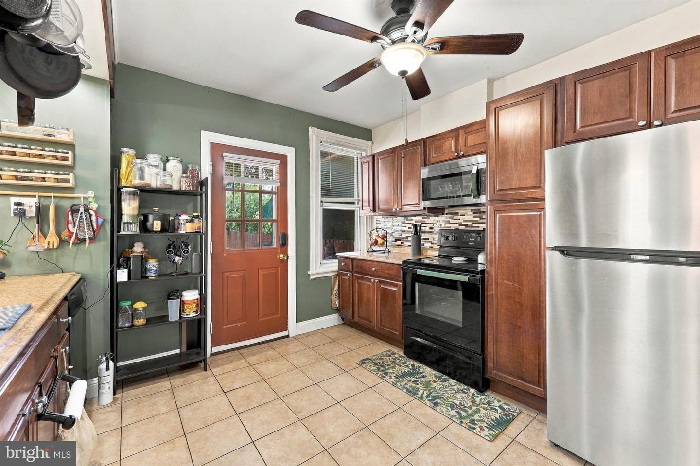 1424 Juniper St Property Photo 11
